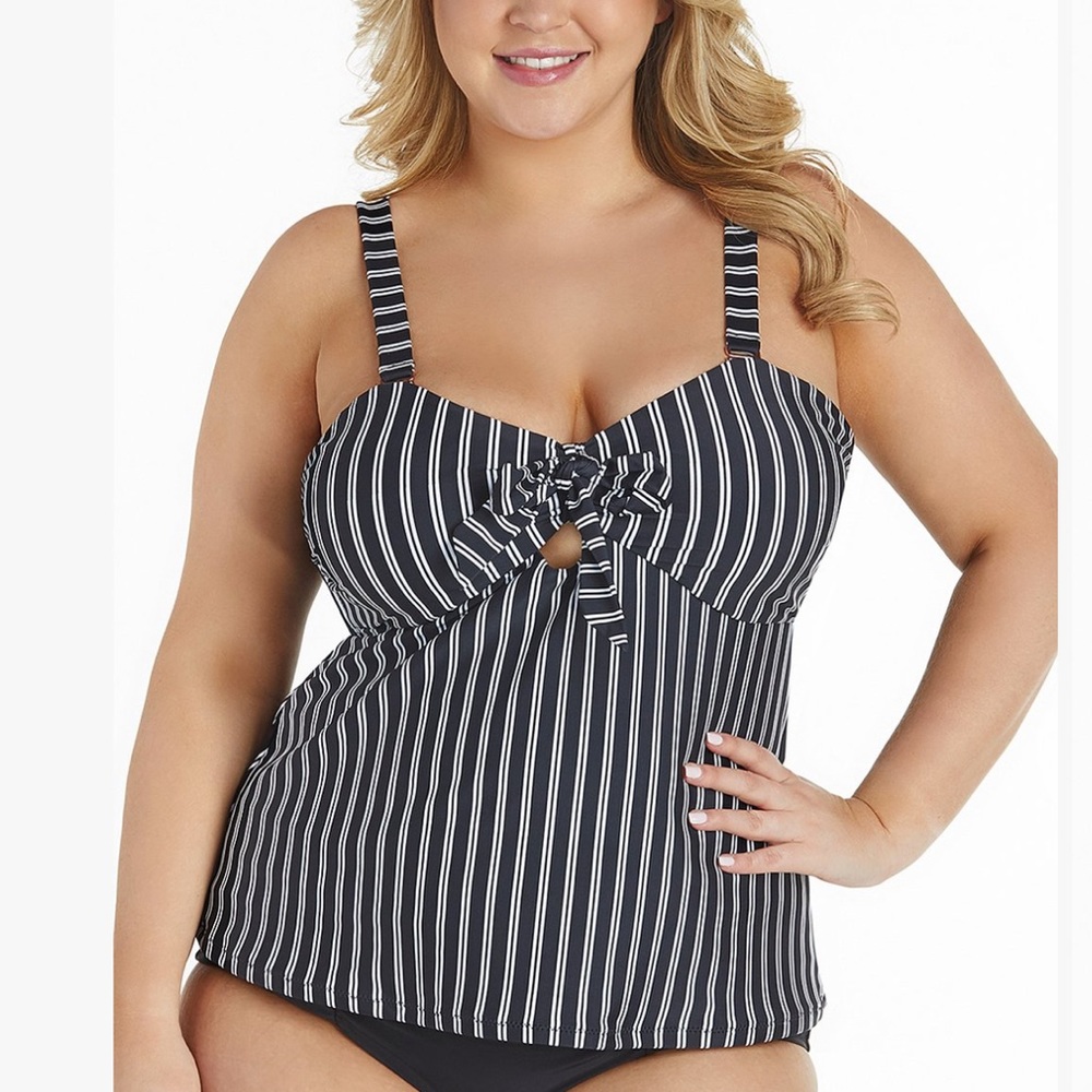 NWT Raisins Curve tankini top
